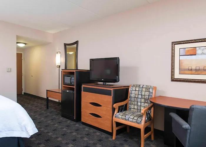 Cheap hotel: Hampton Inn And Suites Indianapolis-Fishers